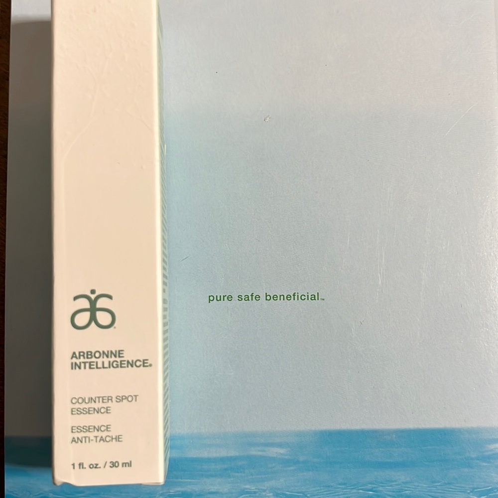 Arbonne Intelligence - counter spot essence